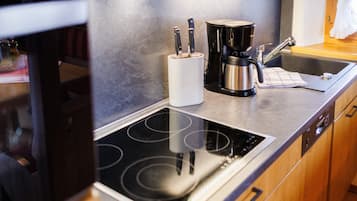 Kühlschrank, Ofen, Herdplatte, Geschirrspüler