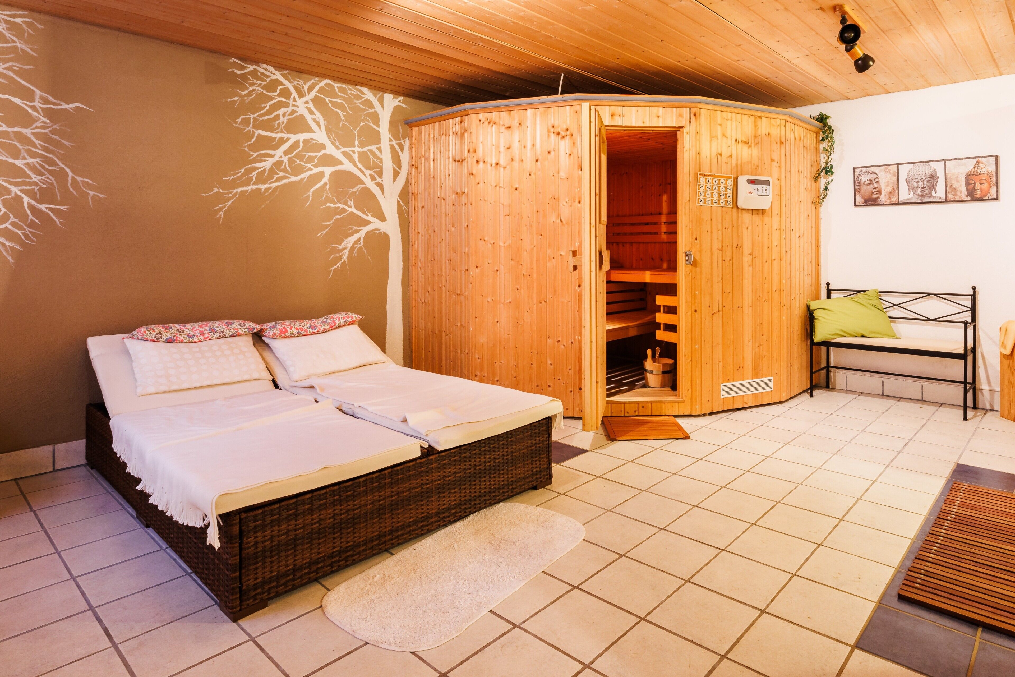 2 bedrooms, WiFi, bed sheets