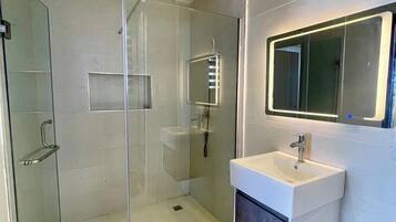Economy Apartment, Balcony, City View | Bathroom