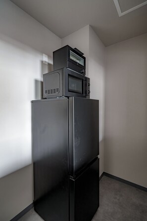 Apartment | Private kitchen | Fridge, microwave, cookware/dishes/utensils - MP STYLE SAPPORO-50 (Sapporo)