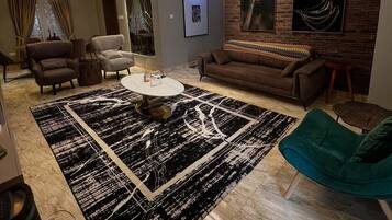 Deluxe Apartment, Balcony, City View | Interior