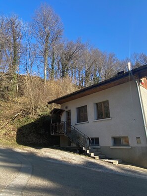 Unclassified image, 2 of 10, button - Forest gite in the heart of the Dessoubre valley (Battenans-Varin)