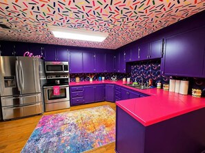 Fridge, microwave, oven, stovetop - Girls Just Wanna Have Fun (Lone Star)