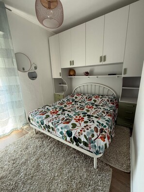 2 bedrooms, iron/ironing board, free WiFi, bed sheets - Lella Sea House (Lido di Jesolo)