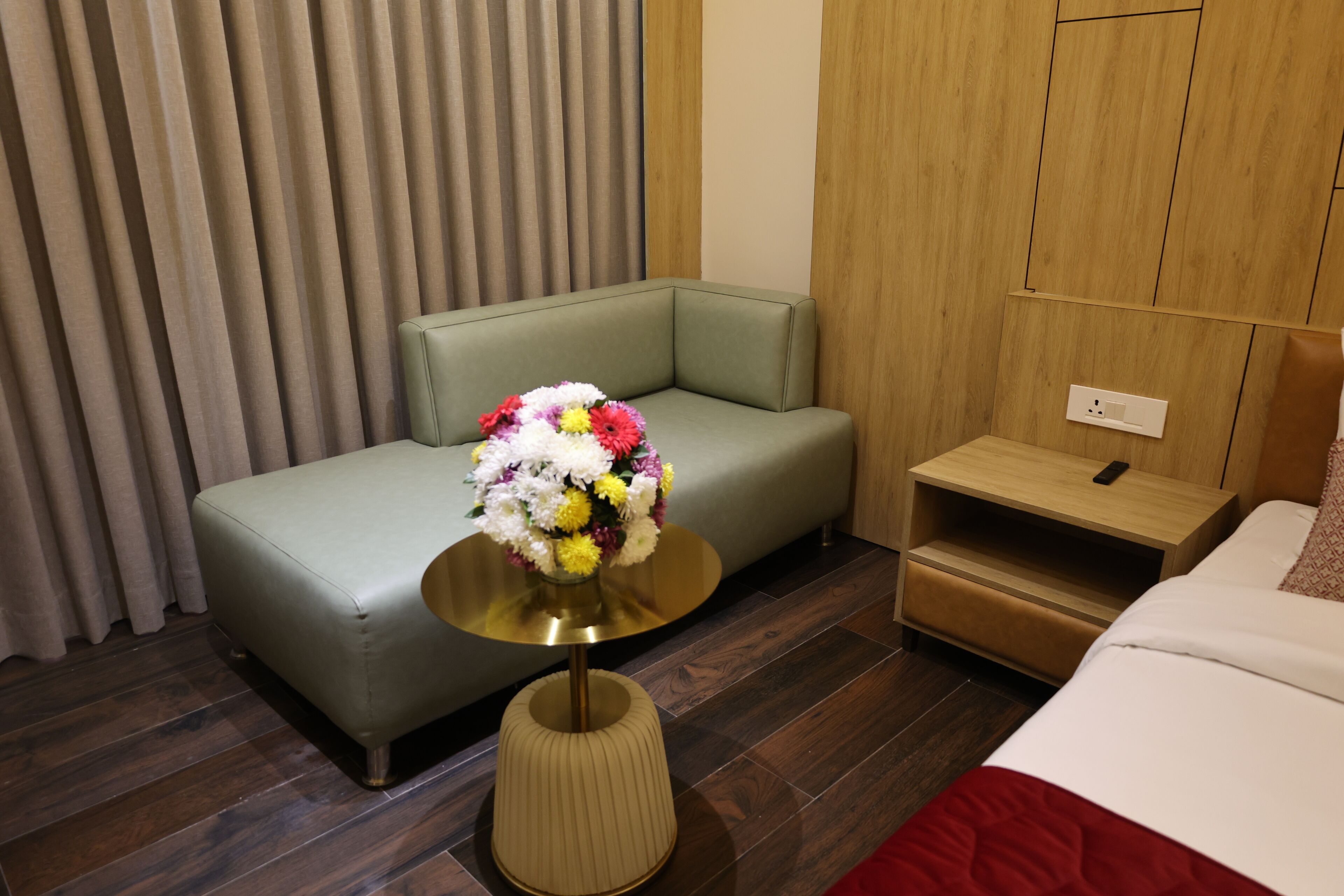 Deluxe Room | Desk, laptop workspace, free WiFi