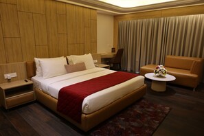 Deluxe kamer | Een bureau, een laptopwerkplek, gratis wifi