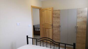 Standard Suite, Lake View