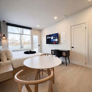1 habitación, tabla de planchar con plancha, wifi y ropa de cama 