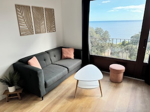 Smart TV, books - CasaLaudi - Sea view apartment (Brando)