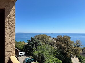 Property grounds - CasaLaudi - Sea view apartment (Brando)