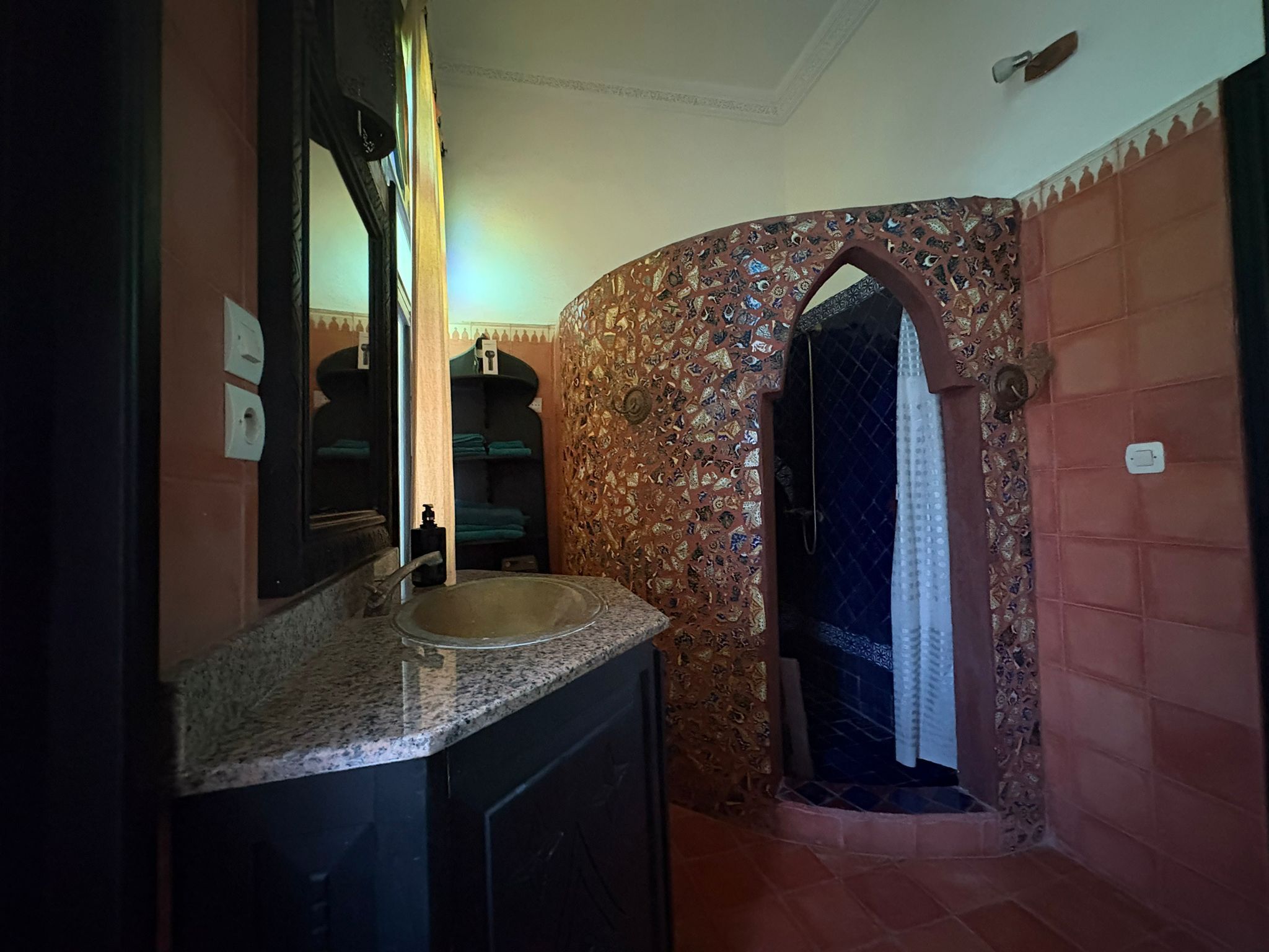 Kamar Triple Comfort, pemandangan kota | Kamar mandi