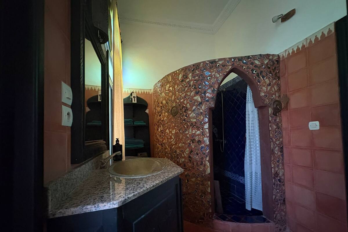 Kamar Triple Comfort, pemandangan kota | Kamar mandi