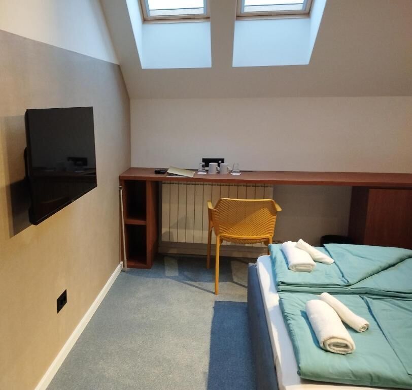 Deluxe Double Room, Mountain View | Desk, laptop workspace, soundproofing