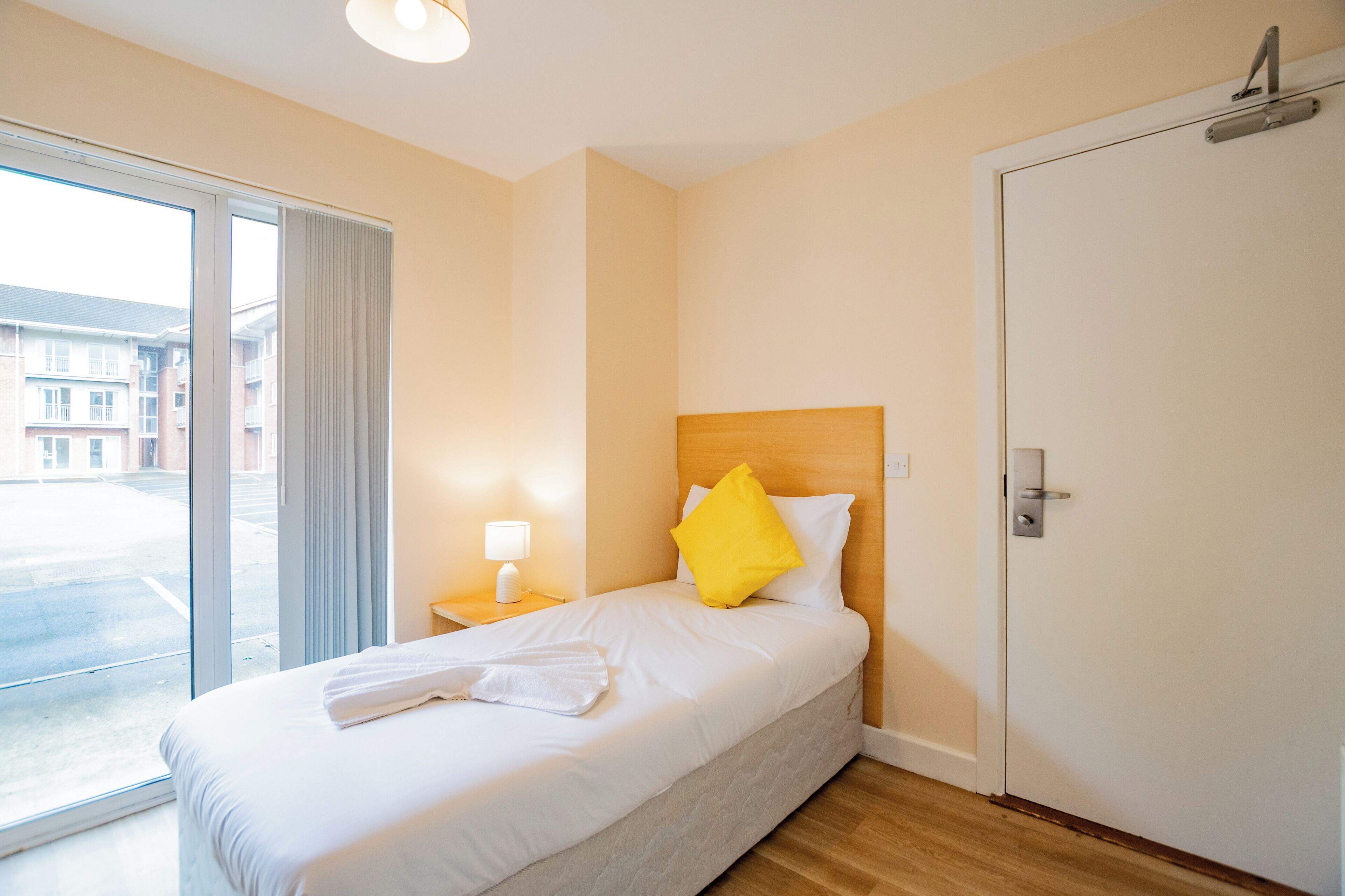 4 dormitorios, tabla de planchar con plancha, wifi y ropa de cama