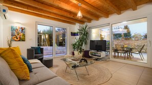 TV - Villa Sole by Villas Guide (Rakalj)