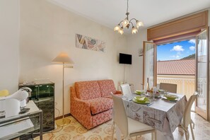 Family Apartment, Multiple Bedrooms (Giardini) | Dining - Giardini (Borghetto Santo Spirito)