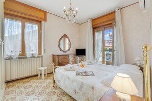 Family Apartment, Multiple Bedrooms (Giardini) - Giardini (Borghetto Santo Spirito)