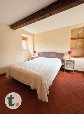 5 chambres, lit parapluie