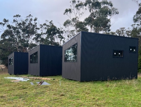 Exterior. Luxury ‘pod’ in rural Gippsland location in walking distance to iconic pub!