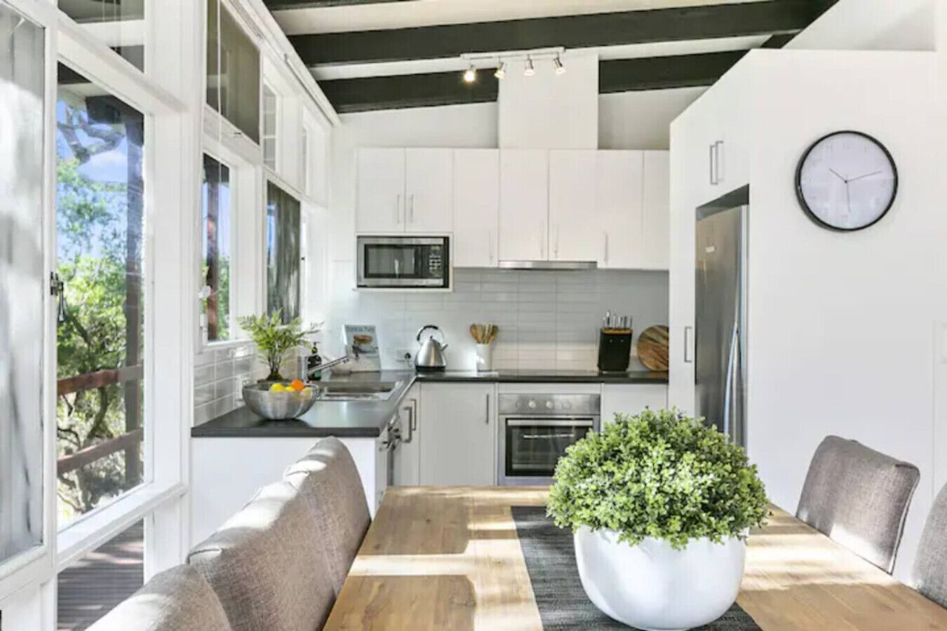 Coffee/tea maker, fridge, microwave, dishwasher