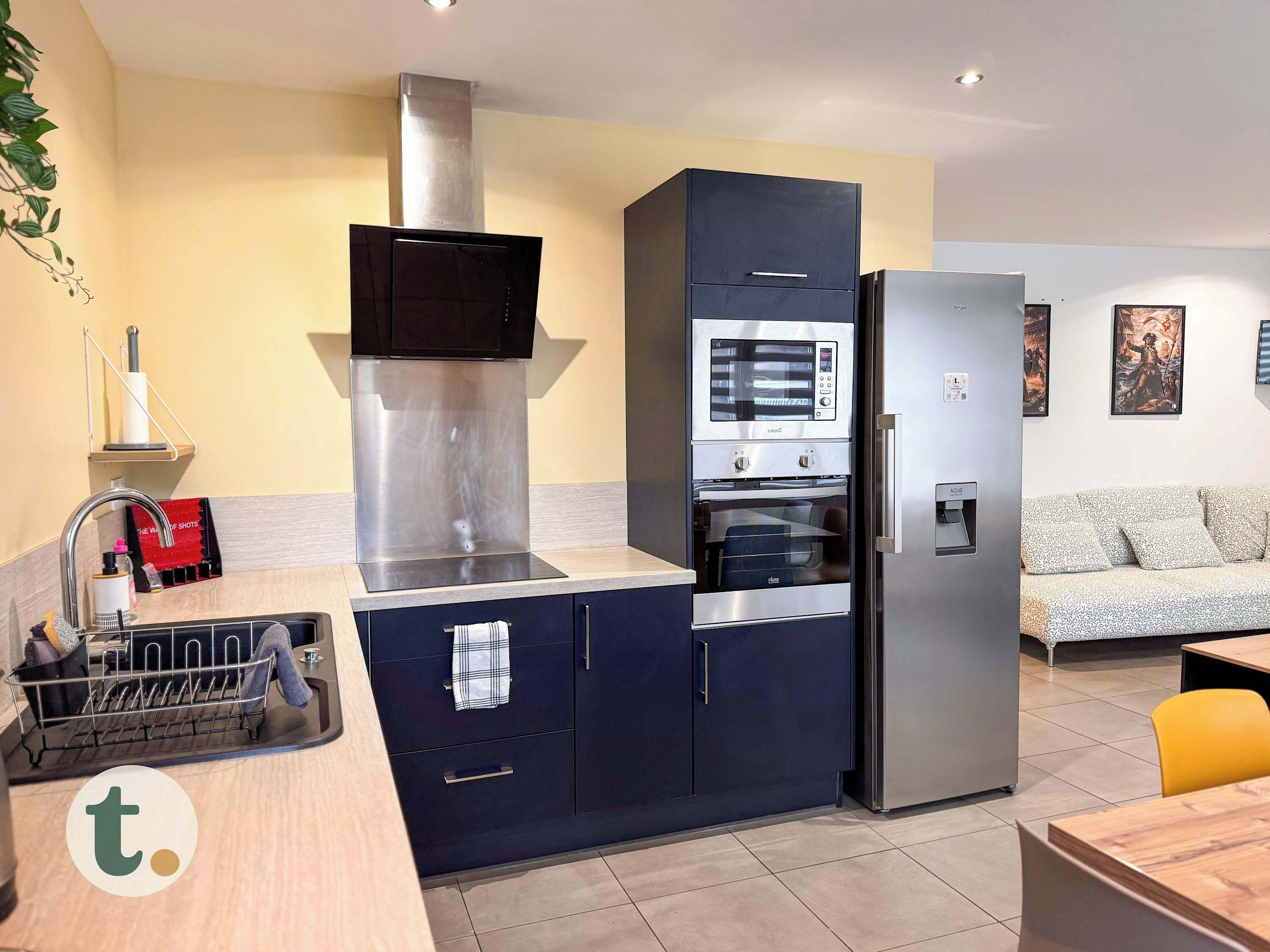 Fridge, microwave, oven, coffee/tea maker