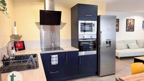 Macchina per tè/caffè, frigorifero, microonde, forno