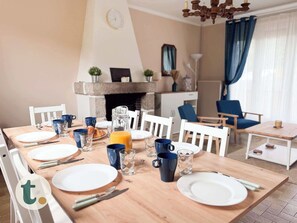 Dining - Tranquiloue - Calme et Confort - 10min du Puy du Fou (Mallièvre)