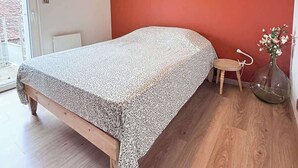 2 makuuhuonetta, vauvan matkasänky, Wi-Fi