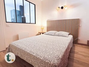 1 bedroom, WiFi - Tranquiloue - Appart Centre-Ville - Puy du Fou 20min (Les Herbiers)