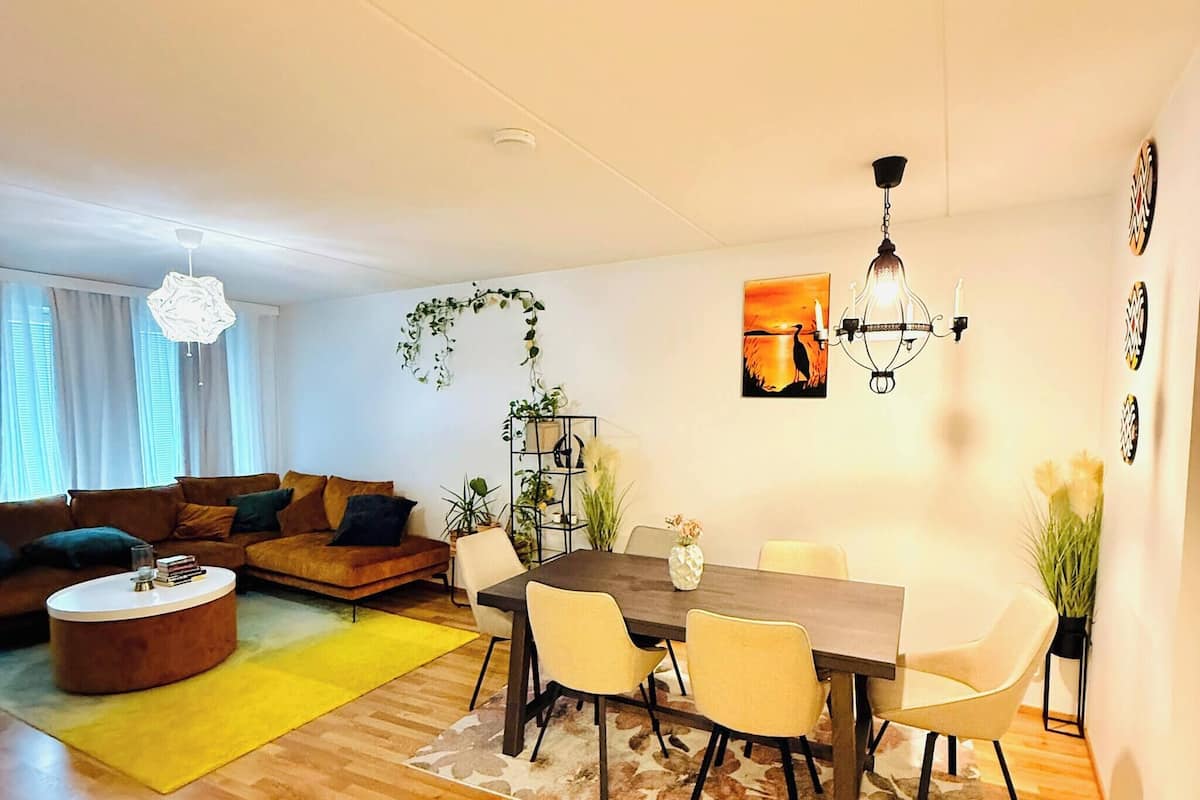 Apartment, 2 Bedrooms, Accessible, Sauna | Dining room