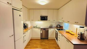 Apartment, 2 Bedrooms, Accessible, Sauna | Interior