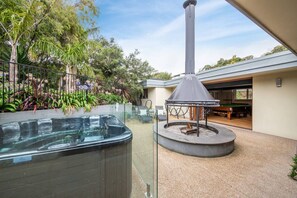 Terrace/patio - Yera Coastal Homestead with Tennis Court & Spa (Rye)