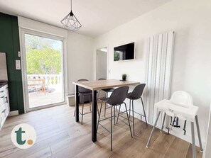 Dining - Tranquiloue - Maison Cosy a 15min du Puy du Fou (Les Herbiers)