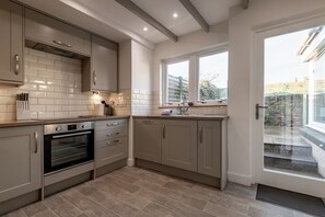 Fridge, microwave, oven, dishwasher - School Wynd (No 6) | Elie (Elie)