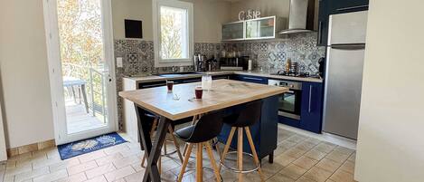Fridge, microwave, oven, dishwasher