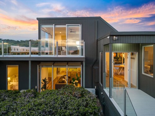 Nalu Retreat  Spacious Coastal Beach House