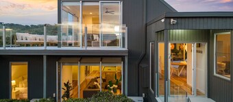 Nalu Retreat Spacious Coastal Beach House