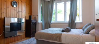 Tremendous 5-bedroom house in Earley perfect for family stays