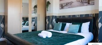 Tremendous 5-bedroom house in Earley perfect for family stays