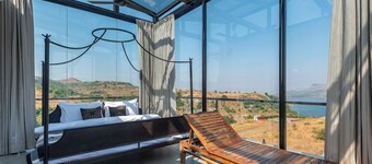 ์๋ฆฌ๋ฐ์ค ํ์ดํธ ํ์ฐ์ค 4BHK ๋น๋ผ, ์์์ฅ ์์