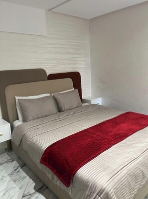 2 bedrooms, iron/ironing board, WiFi, bed sheets - Clima 2BR| 2 min from Tangier's Grand Stadium (Tanger)