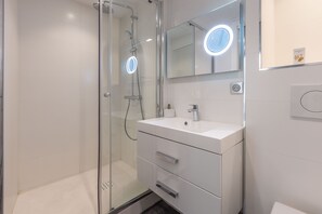 Shower, hair dryer, towels, toilet paper - 2 PIECES MODERN FELIX FAURE A1B232 (Cannes)