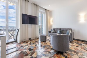 TV - 2 BEDROOMS-BALCONY-SEAVIEW-FELIX FAURE A2B231 (Cannes)