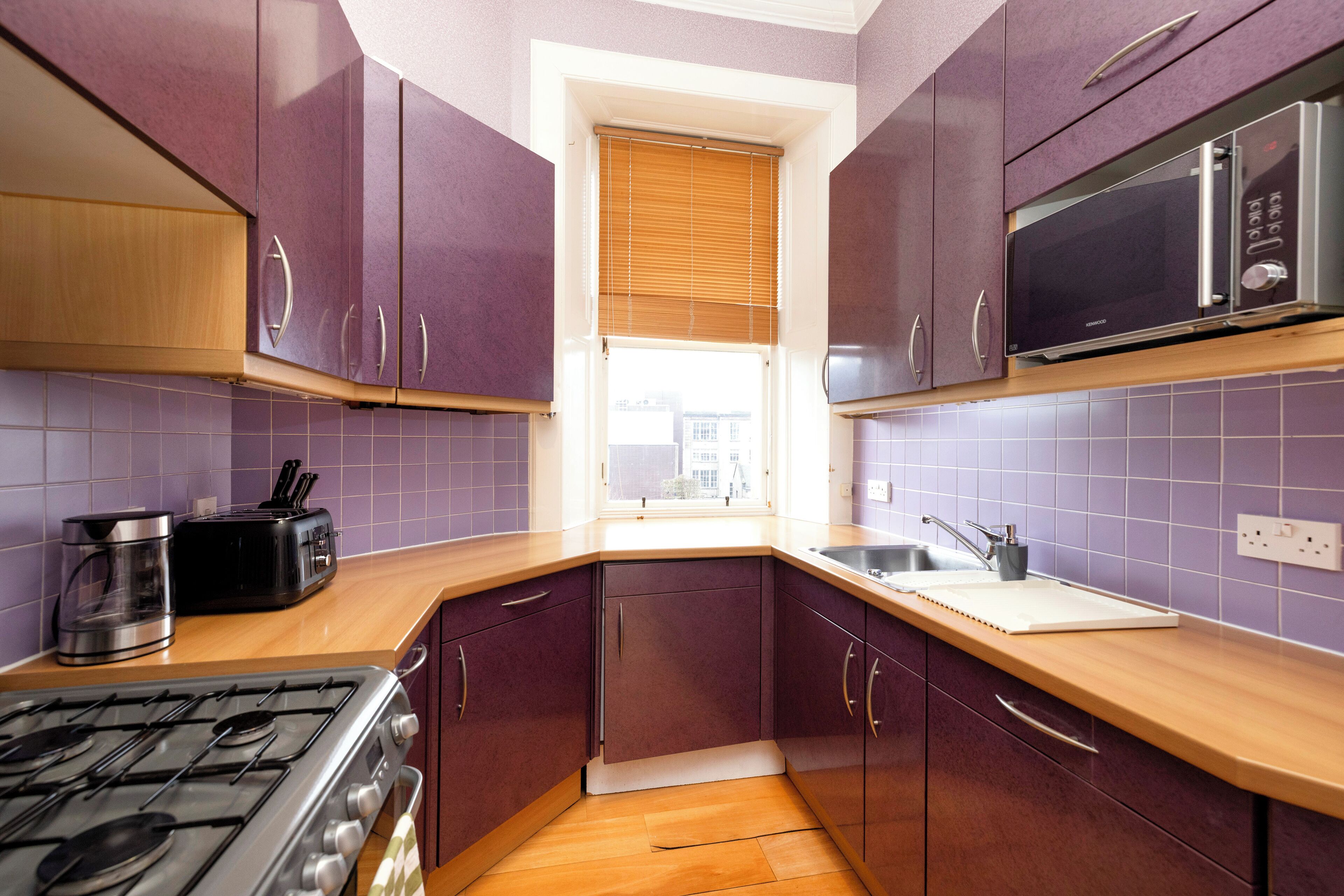Apartment | Private kitchen | Fridge, microwave, oven, stovetop