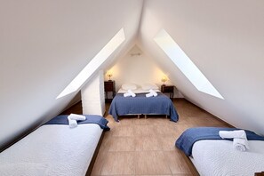 3 bedrooms, desk, iron/ironing board, travel cot - Le vieux canal, house near the port of Le Crotoy (Le Crotoy)