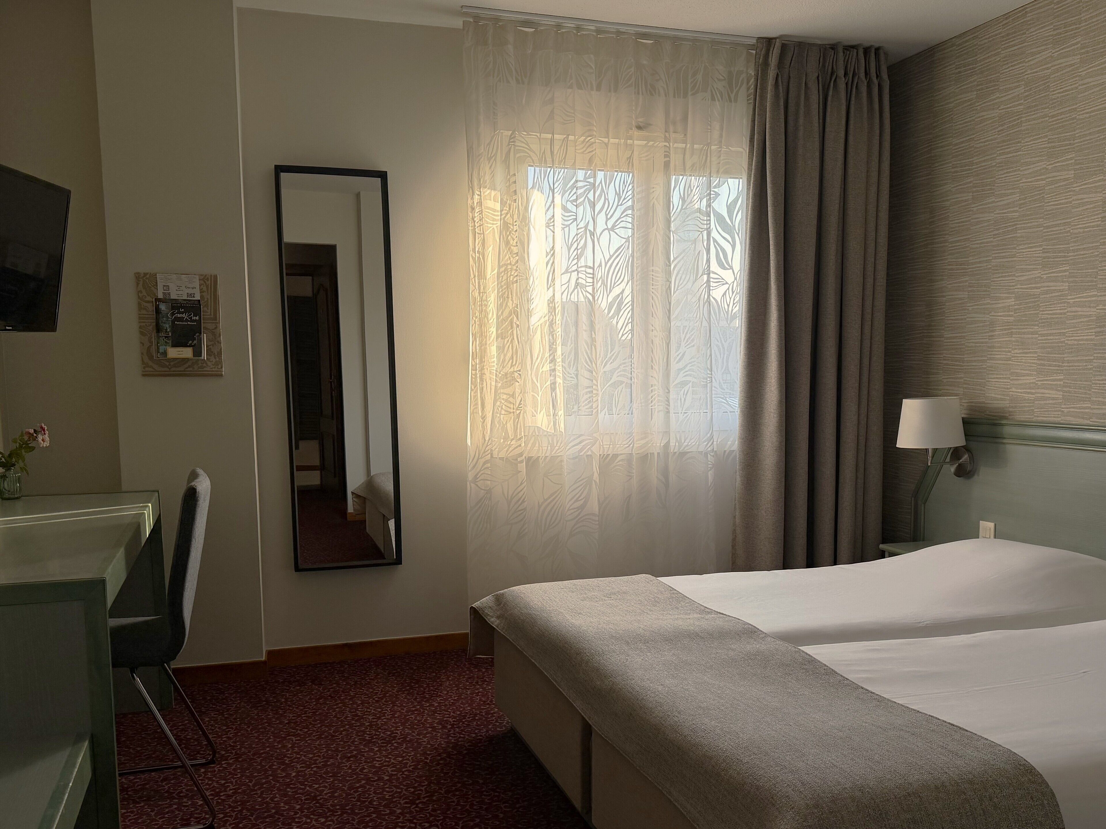 Habitació amb dos llits individuals Comfort | Escriptori, espai de treball apte per a portàtils i wifi gratuïta 