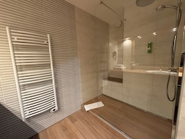 Superior Double Room, Garden View | Bathroom | Hair dryer, towels, soap, toilet paper