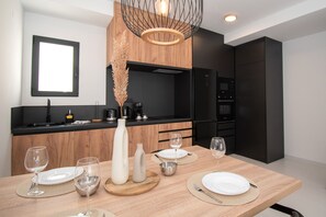Fridge, microwave, oven, stovetop - Luxury apartment with roof terrace (San Miguel de Salinas)