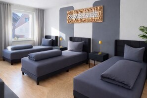 Room - Vacation apartment Würzburg/Heidingsfeld Apartment R 1 Grau (Würzburg)