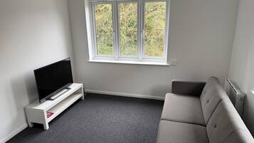 Apartment, 2 Bedrooms | Living room